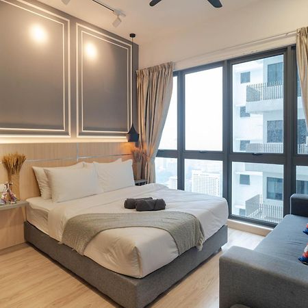 The Colony By Infinitum Best Pool View Klcc Trx Merdeka 118 Kl Tower กัวลาลัมเปอร์ ภายนอก รูปภาพ