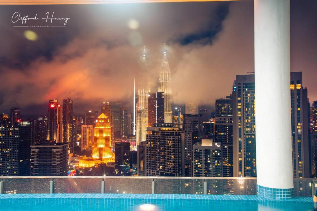 The Colony By Infinitum Best Pool View Klcc Trx Merdeka 118 Kl Tower กัวลาลัมเปอร์ ภายนอก รูปภาพ