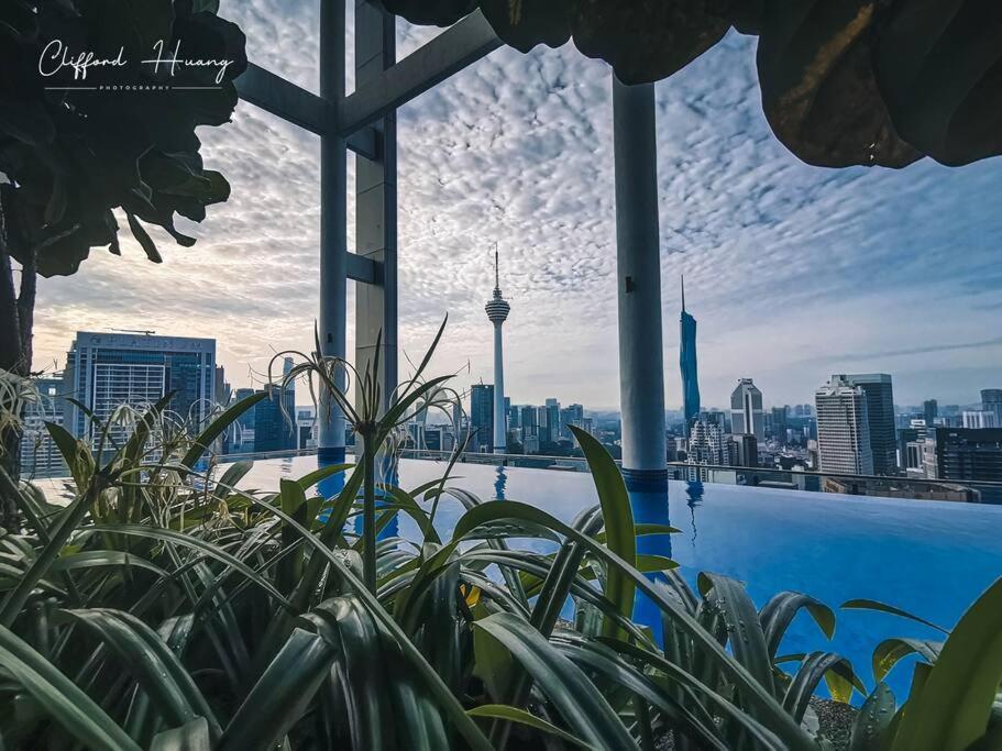 The Colony By Infinitum Best Pool View Klcc Trx Merdeka 118 Kl Tower กัวลาลัมเปอร์ ภายนอก รูปภาพ